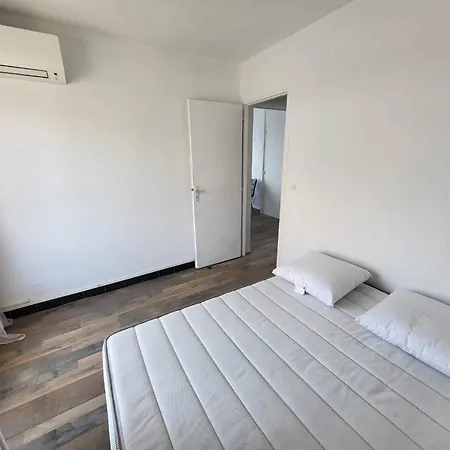 Pres De La Plage, 2 Chambres, Balcon, Parking Prive, 5 Pers, Saint Pierre La - Fr-1-229d-137 *