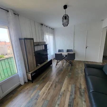 Pres De La Plage, 2 Chambres, Balcon, Parking Prive, 5 Pers, Saint Pierre La - Fr-1-229d-137 Apartment Fleury (Aude)